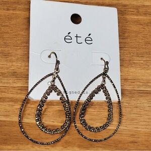 Beautiful Été Gold Teardrop Earrings